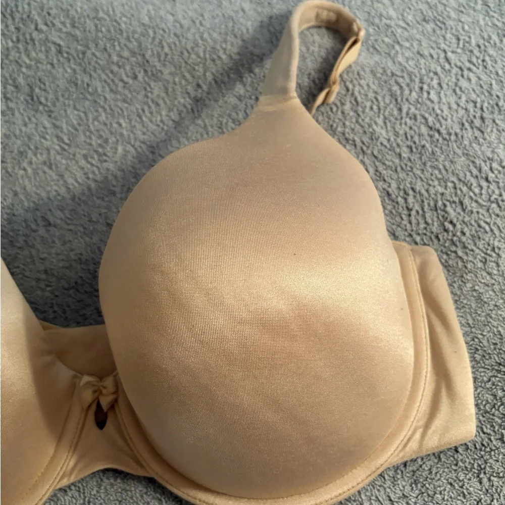 Cacique 38DDD Lightly Lined T-Shirt Women's Bra Cream/Tan